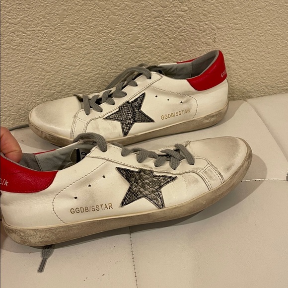Golden Goose White and Red
Distressed Sneakers Size 8 - Picture 11 of 11